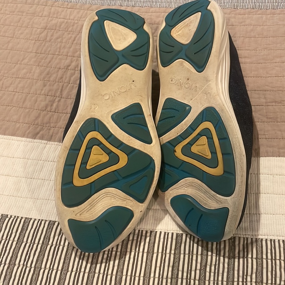 Vionic Slip Ons - Picture 7 of 7